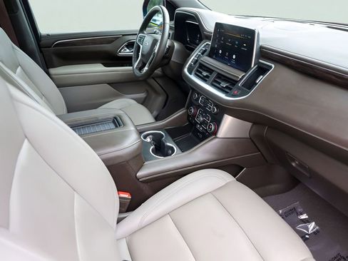 Used 2023 Chevrolet Tahoe Z71 w/ Luxury Package AWD/4WD image 35