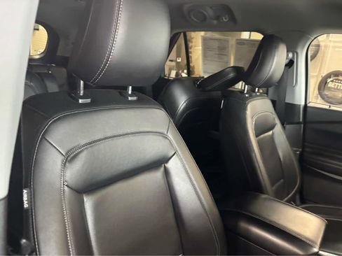 Used 2021 Ford Explorer XLT w/ Equipment Group 202A AWD/4WD image 35