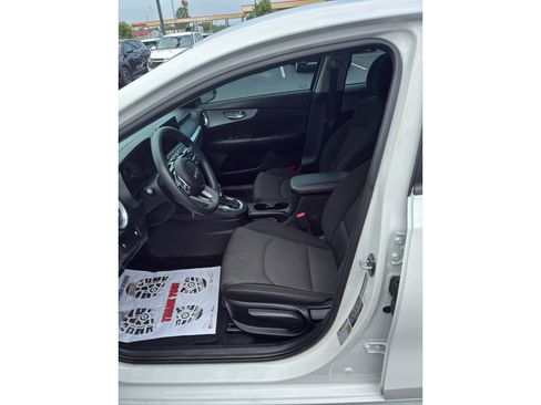 Used 2024 Kia Forte LXS FWD image 11