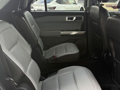 Used 2021 Ford Explorer XLT w/ Equipment Group 202A AWD/4WD image 24