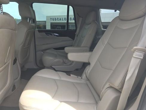 Used 2015 Cadillac Escalade Premium image 10