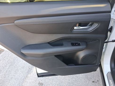 Certified 2024 Nissan Ariya AWD image 11