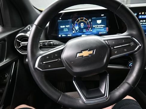 Certified 2026 Chevrolet Equinox LT w/ Convenience Package II AWD/4WD image 8