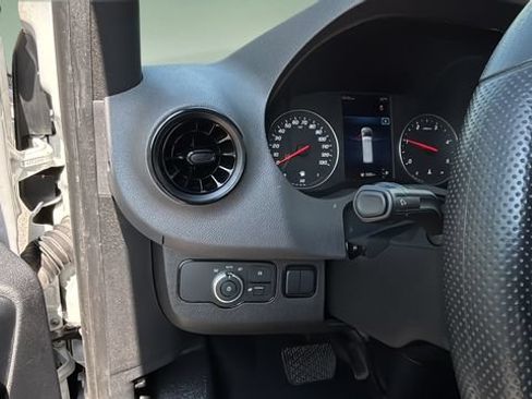 Used 2025 Mercedes-Benz Sprinter 2500 image 22