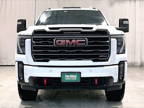 Used 2024 GMC Sierra 2500 AT4 w/ AT4 Premium Plus Package AWD/4WD image 3
