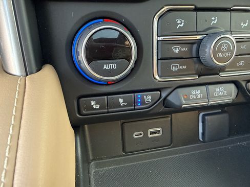 Certified 2022 Chevrolet Suburban Premier AWD/4WD image 26