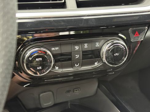 New 2026 Chevrolet Trax RS w/ Sunroof Package image 24