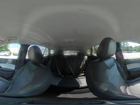 Used 2025 Chevrolet Trax LT w/ LT Convenience Package FWD image 41