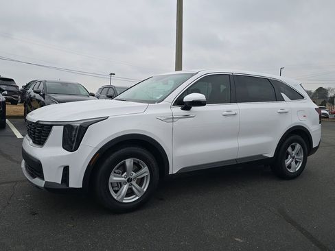 New 2026 Kia Sorento LX image 7