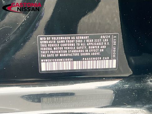 Used 2024 Volkswagen Golf R image 39