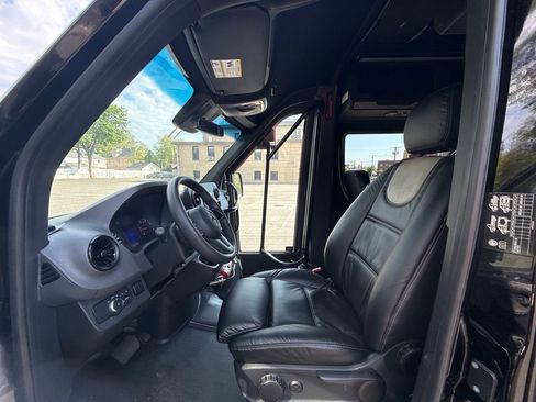 Used 2021 Mercedes-Benz Sprinter 3500 image 15