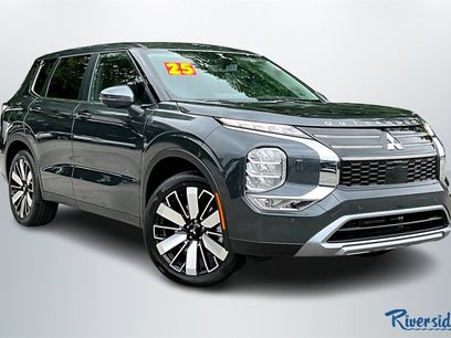 New 2025 Mitsubishi Outlander SE
