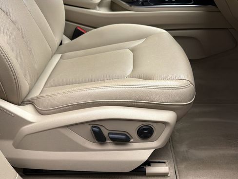 Used 2019 Audi Q7 3.0T Prestige w/ Prestige Package AWD/4WD image 24