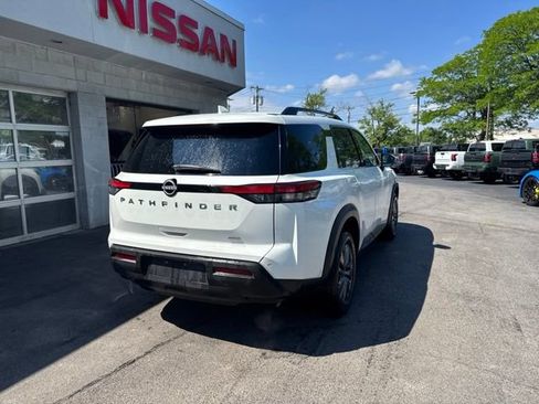 Used 2025 Nissan Pathfinder SV AWD/4WD image 2