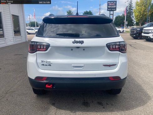 Used 2025 Jeep Compass Trailhawk AWD/4WD image 6