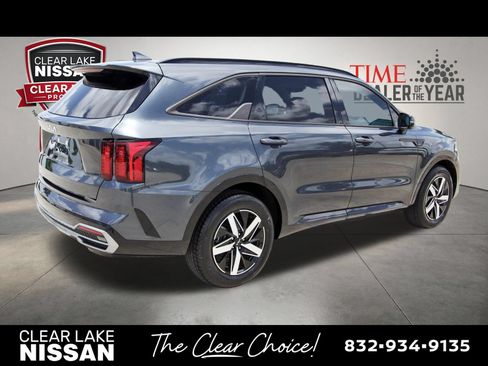 Used 2023 Kia Sorento EX w/ Panoramic Sunroof Package FWD image 7