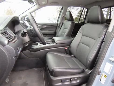 Certified 2025 Honda Ridgeline RTL image 12