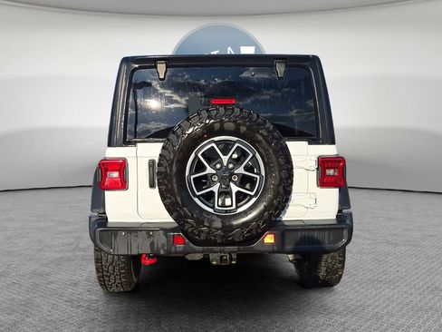 Used 2024 Jeep Wrangler Unlimited Rubicon AWD/4WD image 5