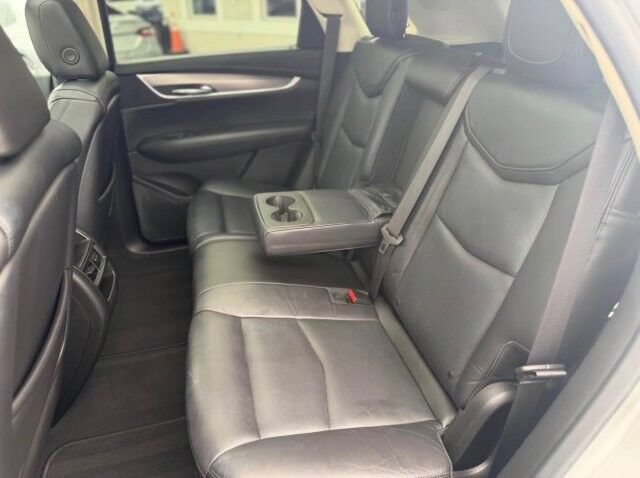 Used 2017 Cadillac XT5 Luxury FWD image 16