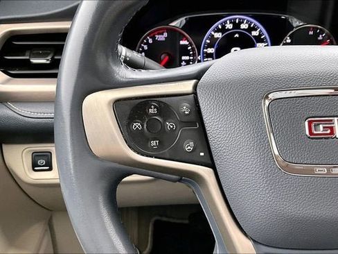 Used 2022 GMC Acadia Denali AWD/4WD image 20