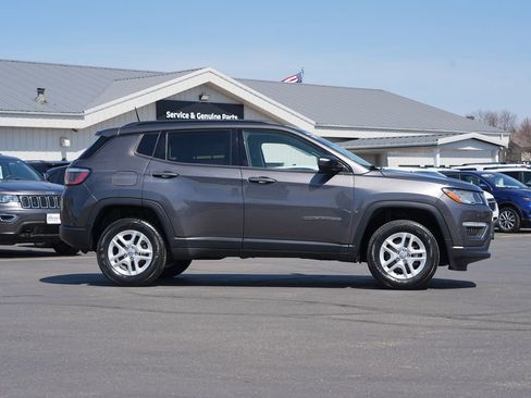 Used 2018 Jeep Compass Sport AWD/4WD image 2