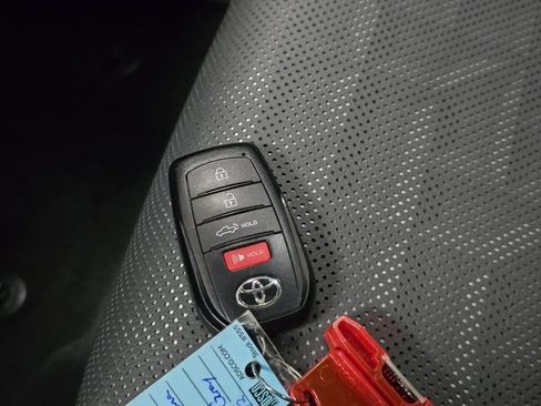 Used 2024 Toyota Tacoma TRD Off-Road image 39