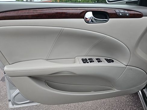 Used 2011 Buick Lucerne CXL w/ Driver Confidence Package FWD image 12