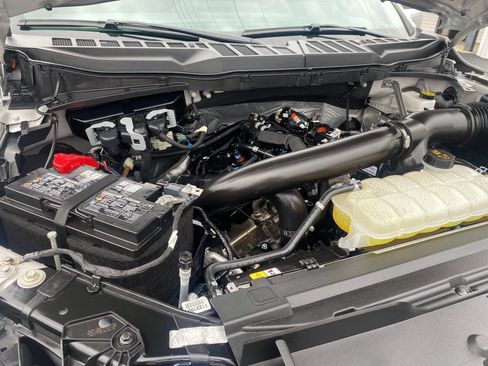 Used 2025 Ford F150 Lariat AWD/4WD image 36