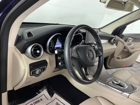 Used 2019 Mercedes-Benz GLC 300 4MATIC image 16