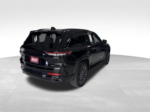 Used 2025 Jeep Grand Cherokee Summit AWD/4WD image 5