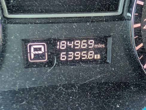 Used 2014 Nissan Altima 2.5 S w/ Sport Value Package image 9