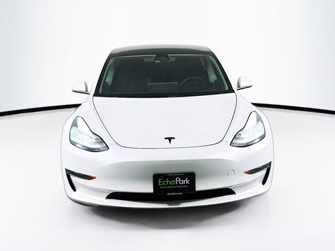 Used 2020 Tesla Model 3 Standard Range Plus image 2