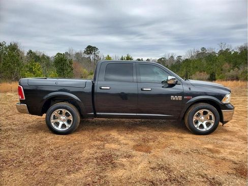 Used 2018 RAM 1500 Laramie w/ Convenience Group AWD/4WD image 16