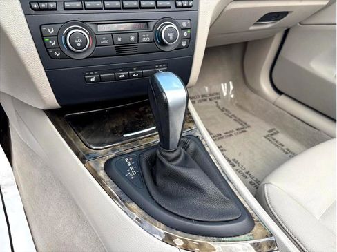 Used 2008 BMW 135i Convertible image 16