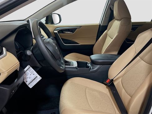 New 2025 Toyota RAV4 XLE image 19