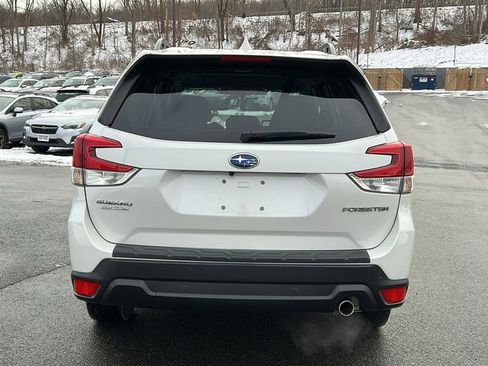 Certified 2022 Subaru Forester Limited image 6
