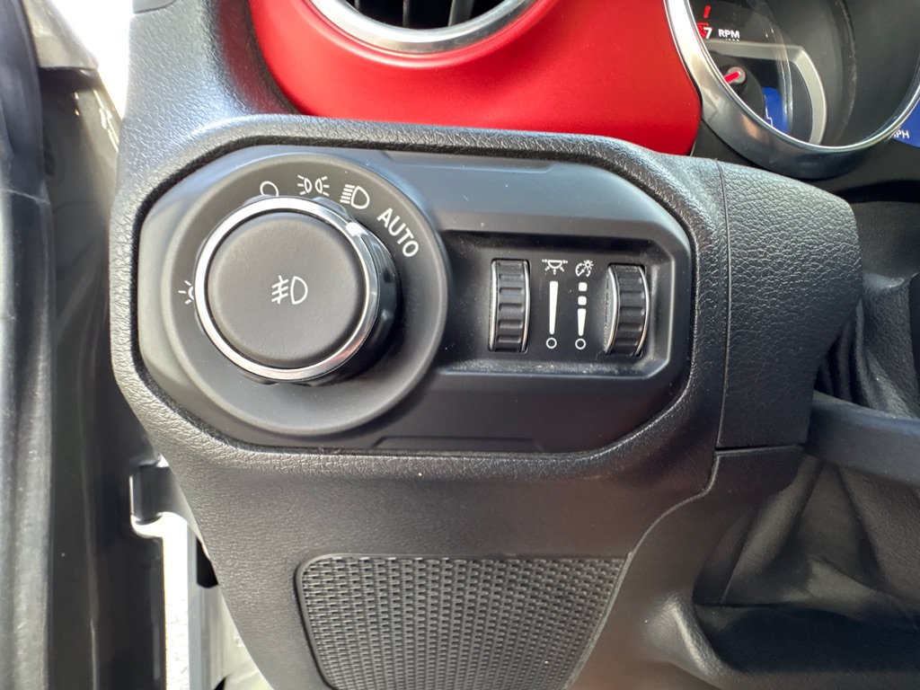 Used 2021 Jeep Wrangler Unlimited Rubicon AWD/4WD image 19