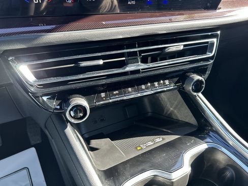 New 2026 Chevrolet Traverse Z71 w/ Driver Confidence Package image 29