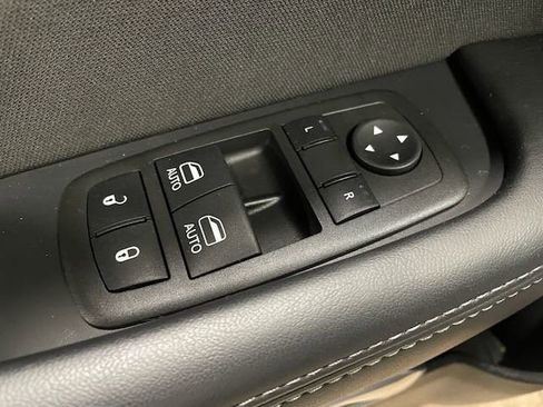 Used 2022 Dodge Challenger R/T image 10