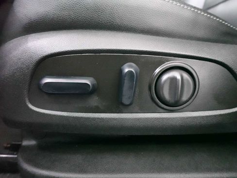 Used 2024 GMC Terrain SLT image 14