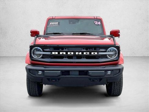Used 2024 Ford Bronco Outer Banks AWD/4WD image 3