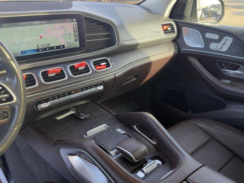 Used 2020 Mercedes-Benz GLS 450 4MATIC image 25