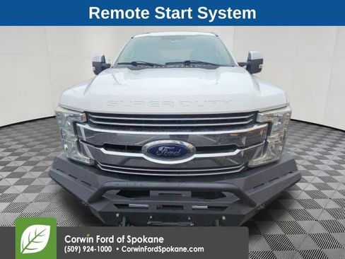 Used 2017 Ford F250 Lariat w/ Chrome Package image 5