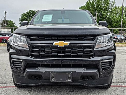 Used 2022 Chevrolet Colorado LT AWD/4WD image 2