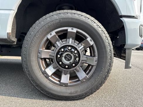 Used 2024 Ford F250 Lariat w/ Lariat Ultimate Package AWD/4WD image 9