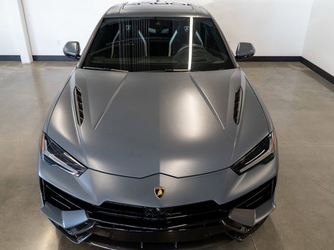 Used 2023 Lamborghini Urus Performante AWD/4WD image 34