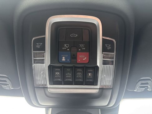 Used 2023 RAM 1500 Laramie AWD/4WD image 12