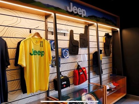 New 2024 Jeep Compass Latitude w/ Sun and Sound Group image 35