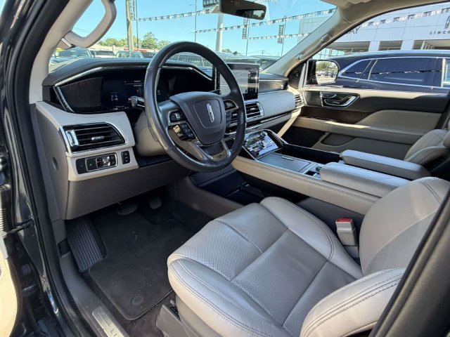 Certified 2022 Lincoln Navigator 4WD image 12