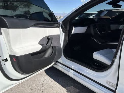 Used 2021 Tesla Model S Plaid image 10
